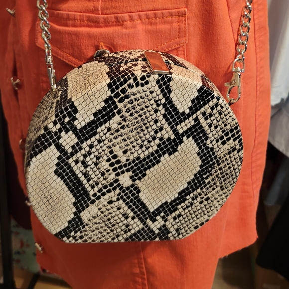 Hard case  round snake skin print round bag - Picture 12 of 14